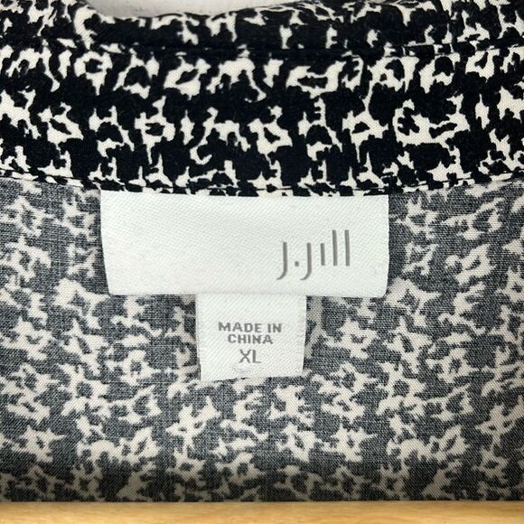 J.Jill patterned button up long sleeve blouse - Picture 2 of 6